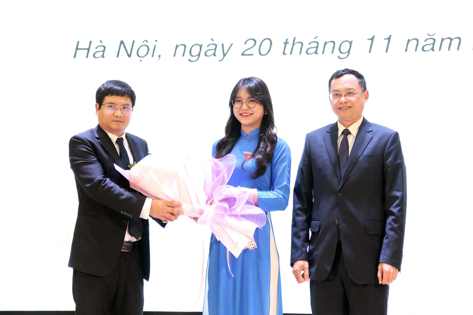 Học viện Công nghệ Bưu chính Viễn thông mít-tinh kỷ niệm 41 năm ngày Nhà giáo Việt Nam- Ảnh 2.