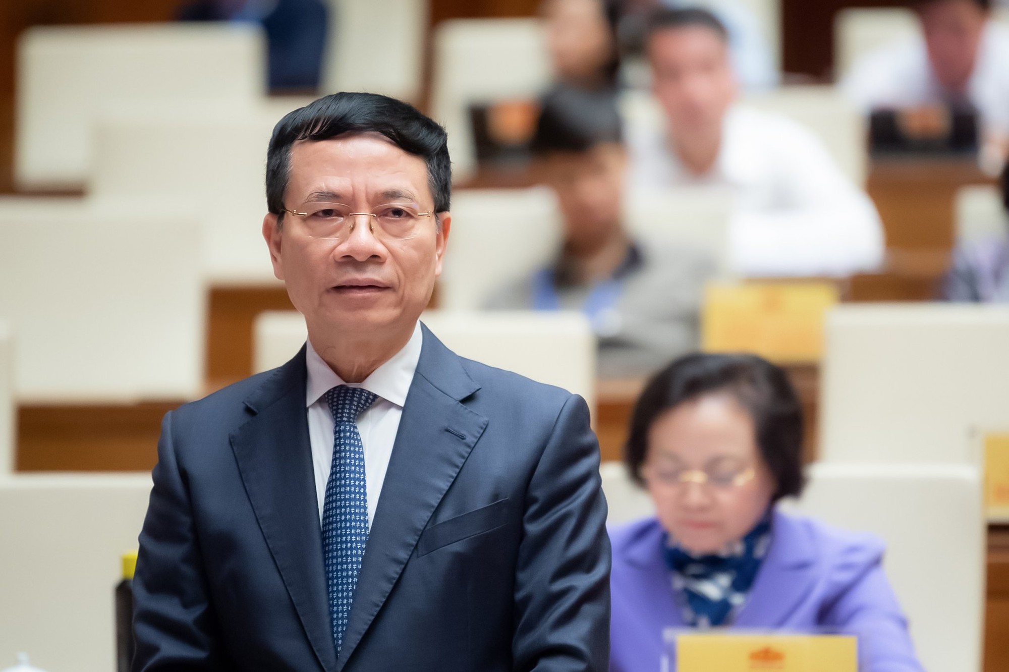 Bộ trưởng Nguyễn Mạnh Hùng trả lời chất vấn đại biểu Quốc hội - Ảnh 2.