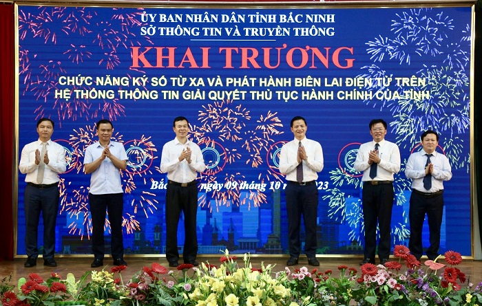 Bắc Ninh: Đẩy mạnh chuyển đổi số tạo đà phát triển kinh tế - xã hội- Ảnh 1.