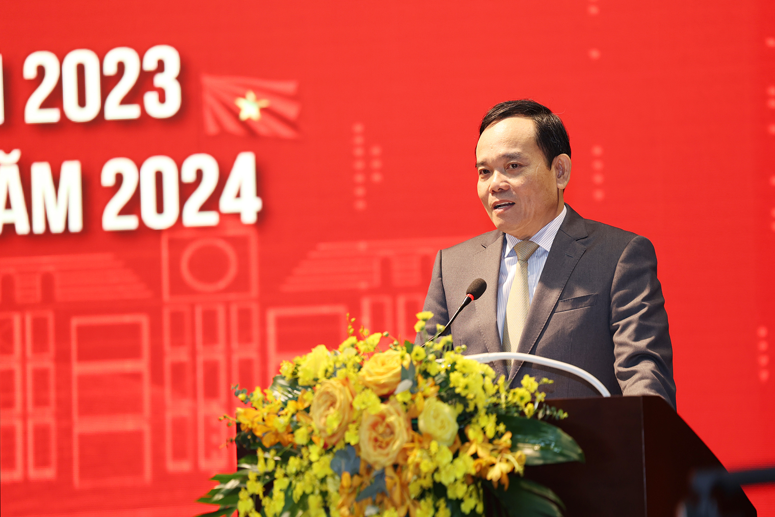 Bộ TT&TT tổ chức Hội nghị tổng kết công tác năm 2023 và triển khai nhiệm vụ năm 2024- Ảnh 1.