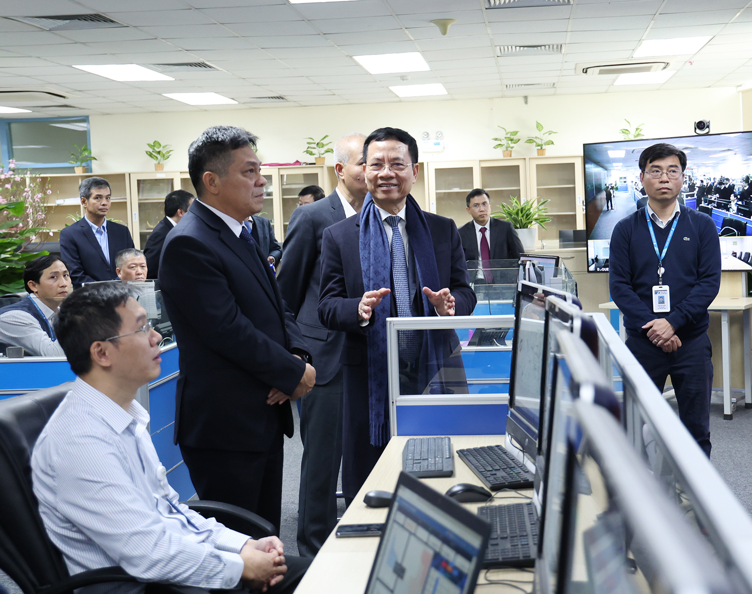 Đồng chí Nguyễn Mạnh Hùng, Ủy viên Trung ương Đảng, Bộ trưởng Bộ TT&TT thăm và chúc Tết một số đơn vị- Ảnh 5.