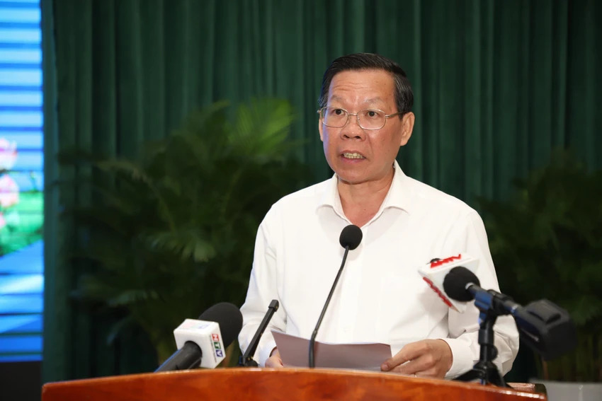 Chủ tịch UBND TP.HCM Phan Văn Mãi: Năm 2025, đưa toàn bộ hoạt động hành chính của TP.HCM lên nền tảng số- Ảnh 1.