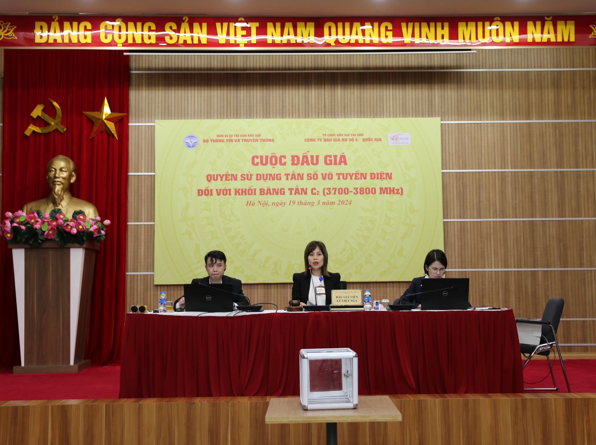Tập đoàn Bưu chính Viễn thông Việt Nam (VNPT) trúng đấu giá quyền sử dụng khối băng tần C2 (3700MHz - 3800MHz)- Ảnh 1.