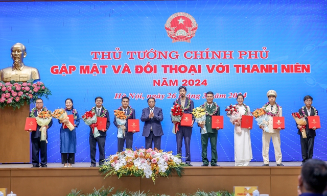 Thủ tướng Phạm Minh Chính: Thanh niên cần thực hiện "5 xung kích", "6 khát vọng" trong chuyển đổi số- Ảnh 3.