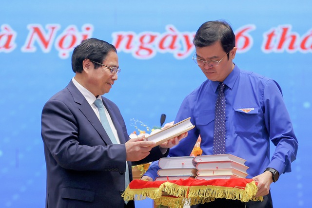 Thủ tướng Phạm Minh Chính: Thanh niên cần thực hiện "5 xung kích", "6 khát vọng" trong chuyển đổi số- Ảnh 2.