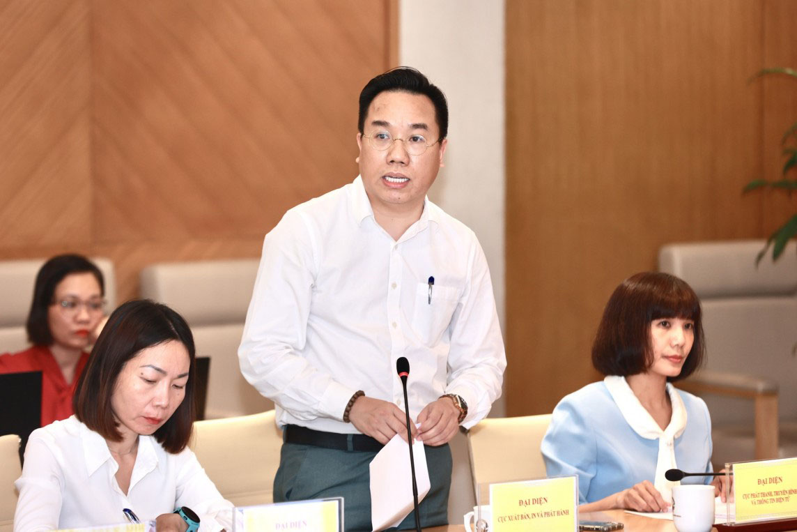 Ông Nguyễn Nguyên - Cục trưởng Cục xuất bản, In và Phát hành phát biểu tại họp báo thường kỳ của Bộ Thông tin và Truyền thông
