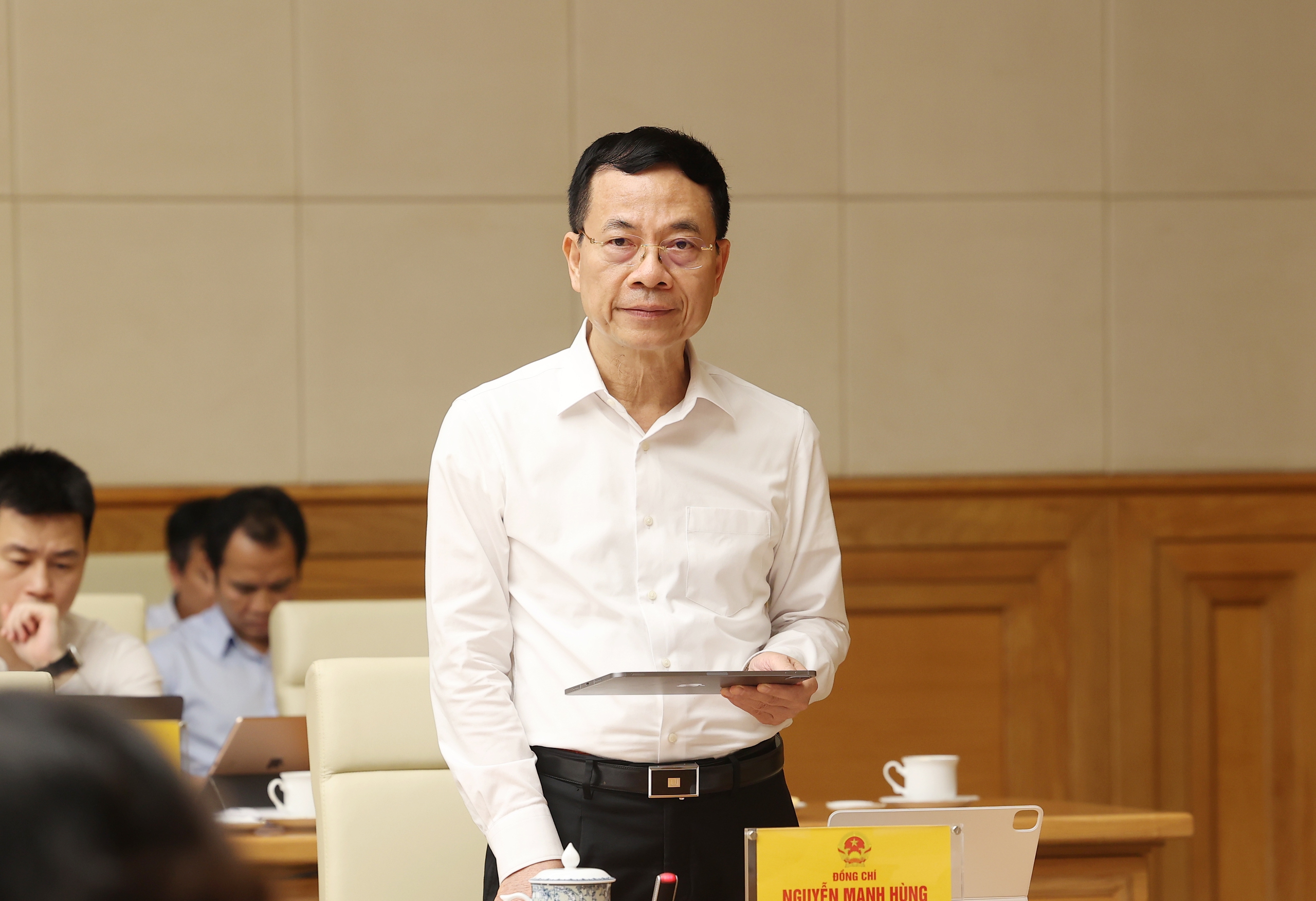 Bare arbeid, ingen tilbakemeldinger for å sterkt fremme momentumet i digital transformasjon – Bilde 2. Chỉ bàn làm, không bàn lùi để thúc đẩy mạnh mẽ động lực chuyển đổi số- Ảnh 2.