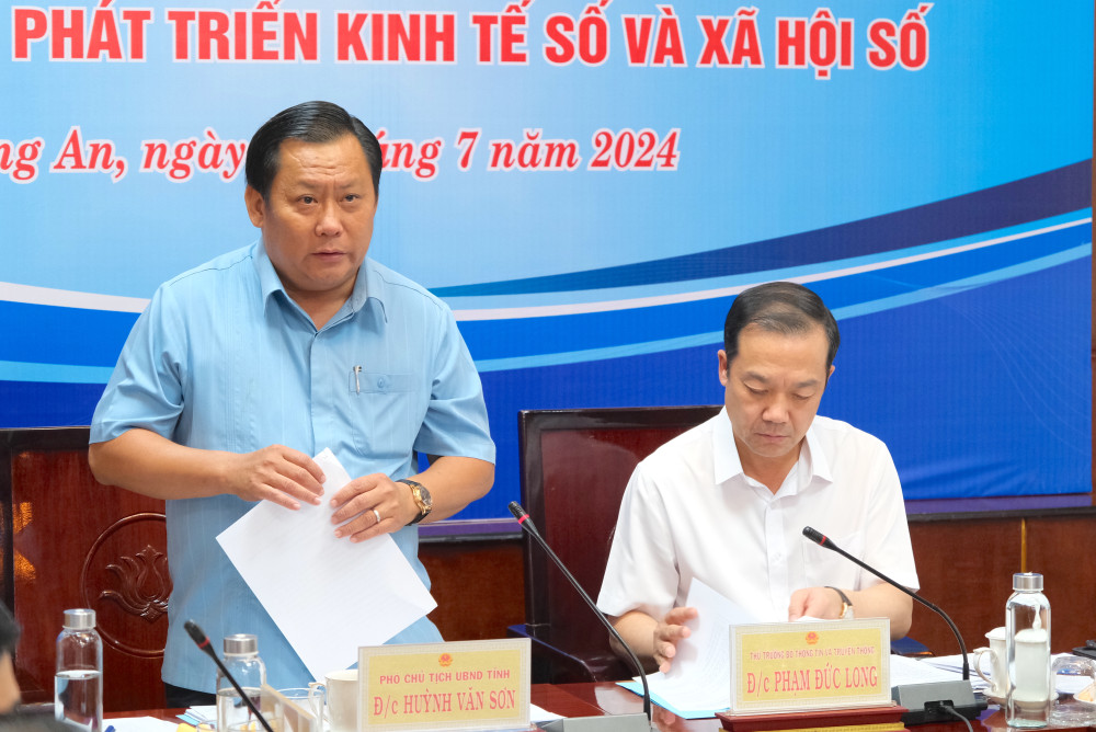Thứ trưởng Bộ TT&TT Phạm Đức Long làm việc, khảo sát tại tỉnh Long An- Ảnh 3.