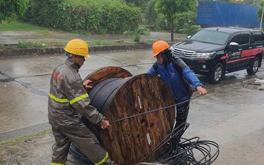 Tập trung khắc phục hậu quả Bão số 3 và khẩn trương ứng phó với mưa lũ, sạt lở đất, lũ ống, lũ quét - Ảnh 1.