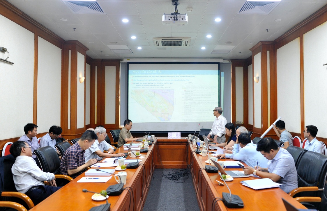 Nghiên cứu, ứng dụng công nghệ tiên tiến xác định nguồn gốc, điều kiện thành tạo, quy luật phân bố và tiềm năng khoáng sản vàng ẩn sâu trong cấu trúc nếp lồi Tây Bắc Thanh Hóa - Ảnh 2.