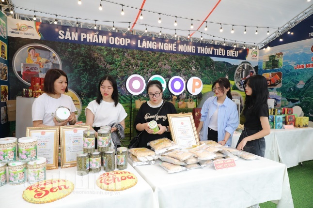 Tái cơ cấu nông nghiệp trong xây dựng nông thôn mới ở Ninh Bình- Ảnh 2. Tái cơ cấu nông nghiệp trong xây dựng nông thôn mới ở Ninh Bình- Ảnh 2.