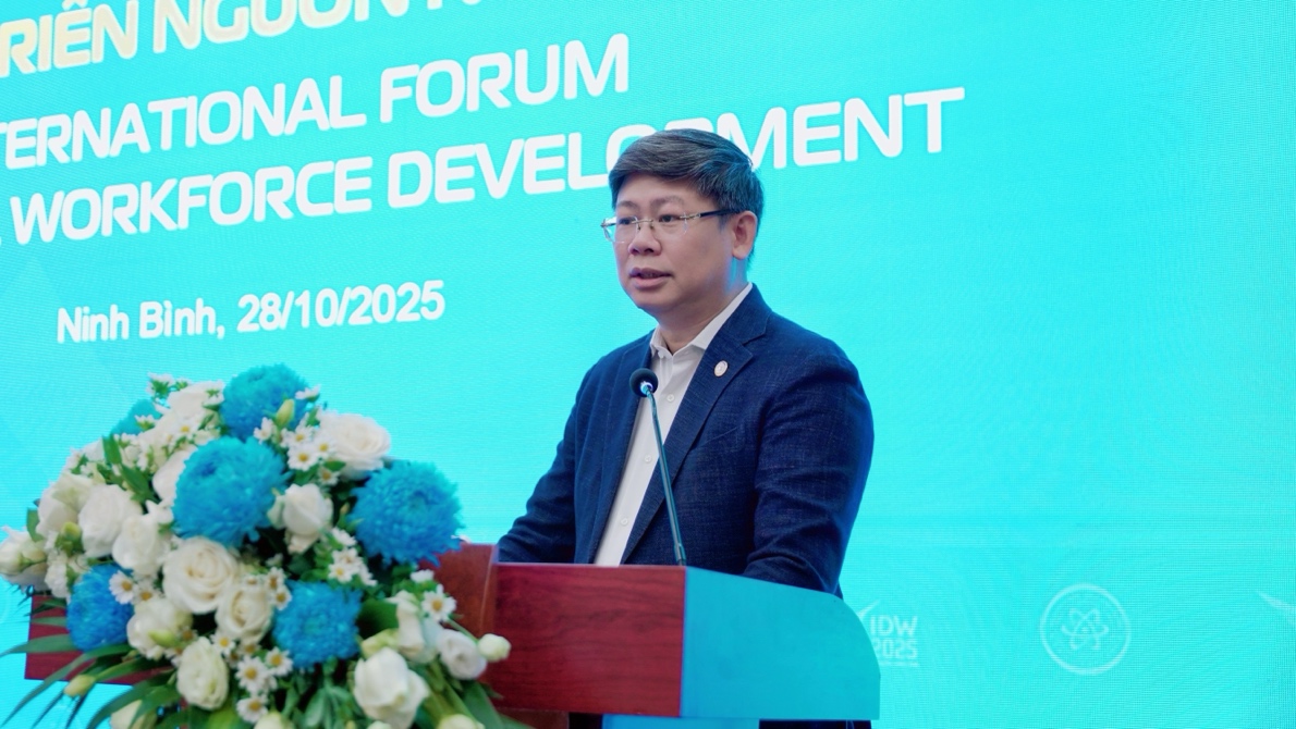Vietnam styrker internasjonalt samarbeid for å utvikle digitale menneskelige ressurser av høy kvalitet - Bilde 1. Việt Nam tăng cường hợp tác quốc tế phát triển nhân lực số chất lượng cao- Ảnh 1.