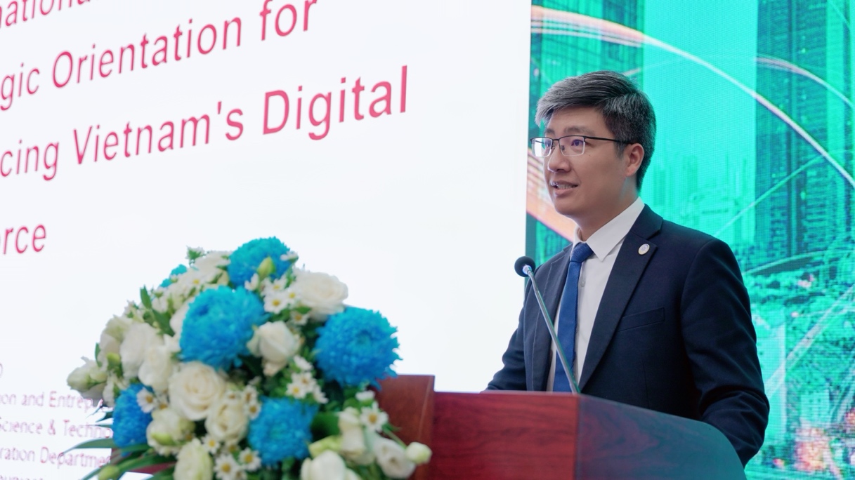 Vietnam styrker internasjonalt samarbeid for å utvikle digitale menneskelige ressurser av høy kvalitet - Bilde 2. Việt Nam tăng cường hợp tác quốc tế phát triển nhân lực số chất lượng cao- Ảnh 2.