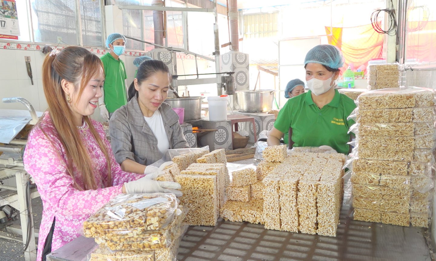 Gắn sản phẩm đặc trưng OCOP với giảm nghèo bền vững- Ảnh 1. Gắn sản phẩm đặc trưng OCOP với giảm nghèo bền vững- Ảnh 1.