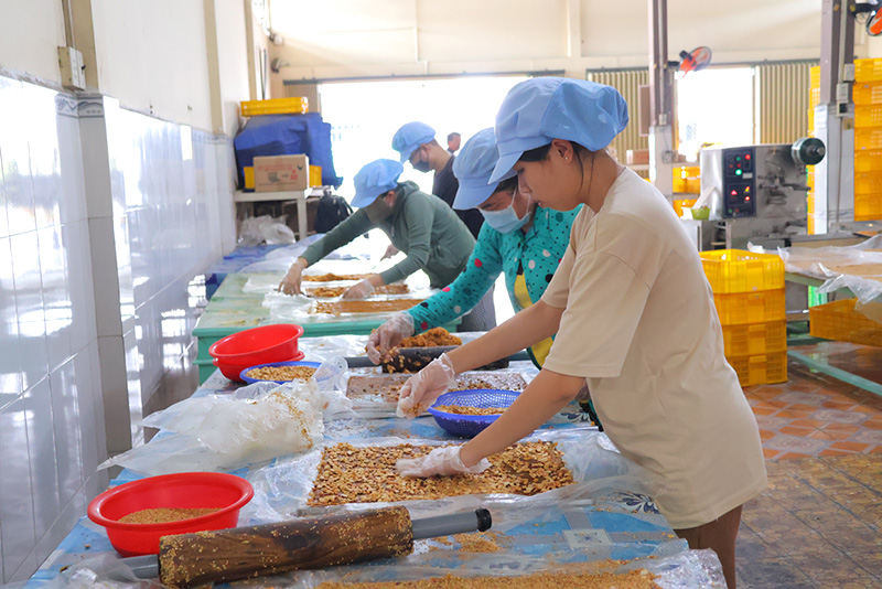 Gắn sản phẩm đặc trưng OCOP với giảm nghèo bền vững- Ảnh 2. Gắn sản phẩm đặc trưng OCOP với giảm nghèo bền vững- Ảnh 2.