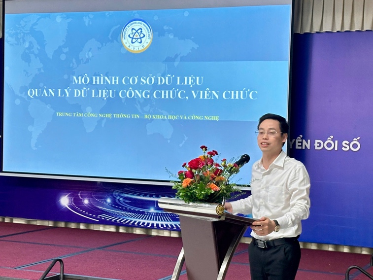 Nâng cao năng lực quản lý dữ liệu công chức, viên chức trong thời kỳ chuyển đổi số- Ảnh 3. Nâng cao năng lực quản lý dữ liệu công chức, viên chức trong thời kỳ chuyển đổi số- Ảnh 3.