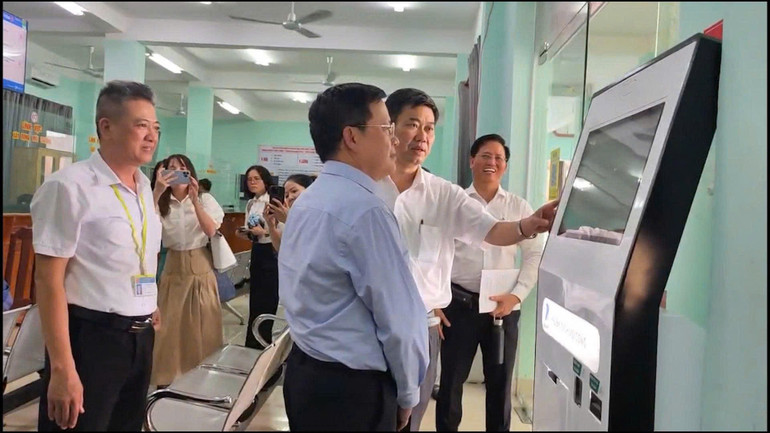 Chính quyền hai cấp ở Đồng Nai: Số hóa mạnh mẽ, hiệu quả lan tỏa- Ảnh 2. Chính quyền hai cấp ở Đồng Nai: Số hóa mạnh mẽ, hiệu quả lan tỏa- Ảnh 2.