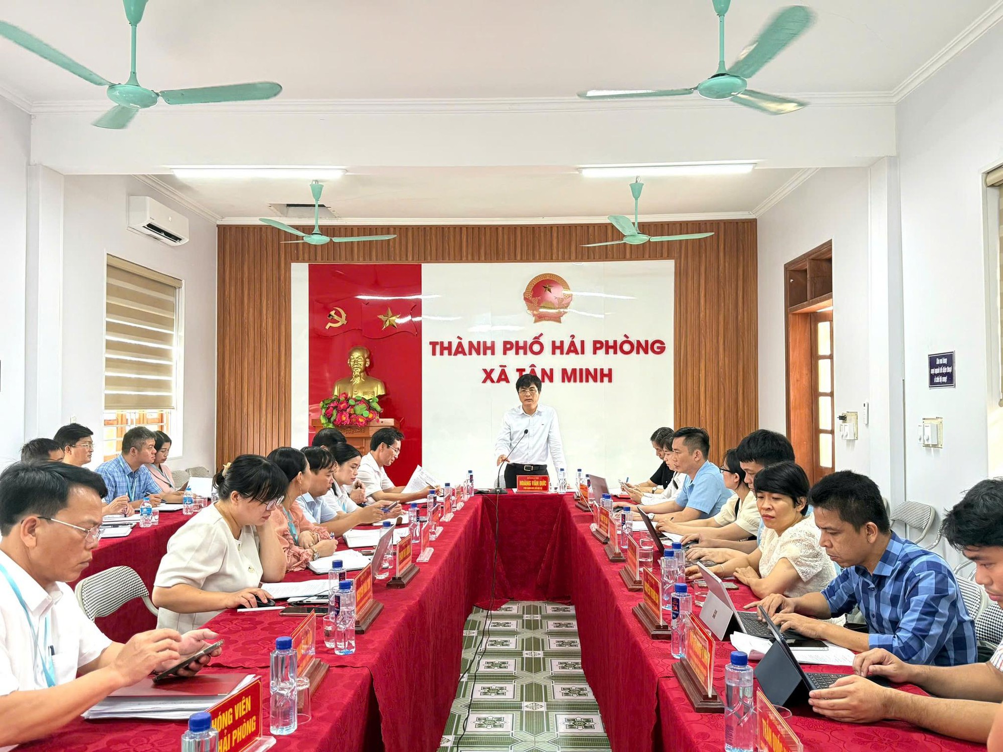 Hải Phòng đẩy mạnh thủ tục hành chính phi địa giới- Ảnh 1. Hải Phòng đẩy mạnh thủ tục hành chính phi địa giới- Ảnh 1.