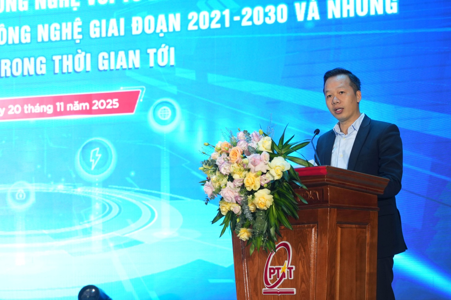 យុវជននៃក្រសួងវិទ្យាសាស្ត្រ និងបច្ចេកវិទ្យា៖ ការត្រួសត្រាយនៃនវានុវត្តន៍ ដឹកនាំការអភិវឌ្ឍន៍វិទ្យាសាស្ត្រ និងបច្ចេកវិទ្យាក្នុងយុគសម័យឌីជីថល - រូបថត ២. Thanh niên Bộ KH&CN: Tiên phong đổi mới sáng tạo, dẫn dắt phát triển KH&CN trong kỷ nguyên số- Ảnh 2.