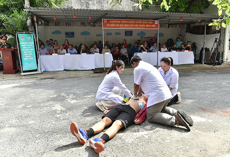 X&acirc;y dựng m&ocirc; h&igrave;nh cấp cứu trước bệnh viện: Bước tiến mới trong bảo vệ sức khỏe người d&acirc;n - Ảnh 2.