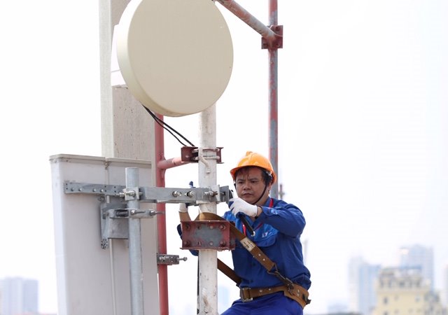 하노이는 2025년 마지막 3개월 동안 우편 및 통신 관리를 강화하고 통신을 보장합니다. - 사진 2. Hà Nội tăng cường quản lý bưu chính, viễn thông và bảo đảm thông tin liên lạc trong 3 tháng cuối năm 2025- Ảnh 2.
