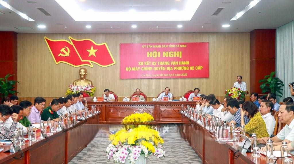 Ca Mau: Afdrukken van het model van lokale overheden met twee niveaus - Een stap in de goede richting op het gebied van bestuurlijke hervorming - Foto 2. Cà Mau: Dấu ấn từ mô hình chính quyền địa phương hai cấp – Bước đi đúng hướng trong cải cách hành chính- Ảnh 2.