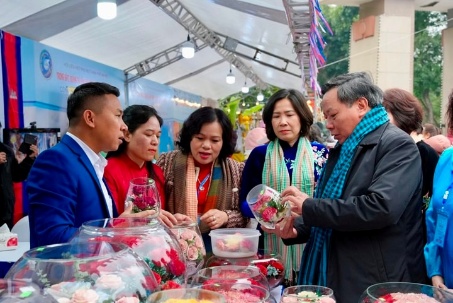 Hanoi främjar innovation inom kvinnlig startuprörelse - Foto 1. Hà Nội thúc đẩy đổi mới sáng tạo trong phong trào phụ nữ khởi nghiệp- Ảnh 1.