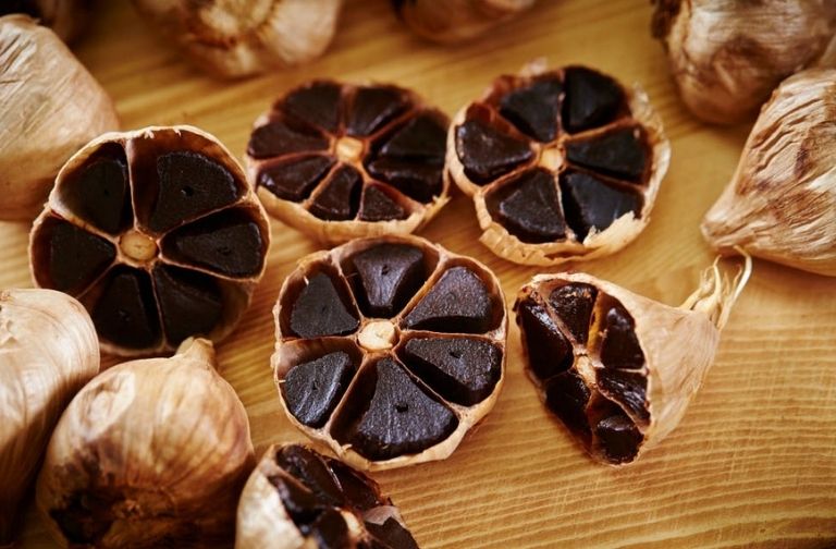 Věda a technologie otevírají udržitelný směr pro česnek Ly Son - Foto 2. Khoa học công nghệ mở hướng đi bền vững cho tỏi Lý Sơn- Ảnh 2.