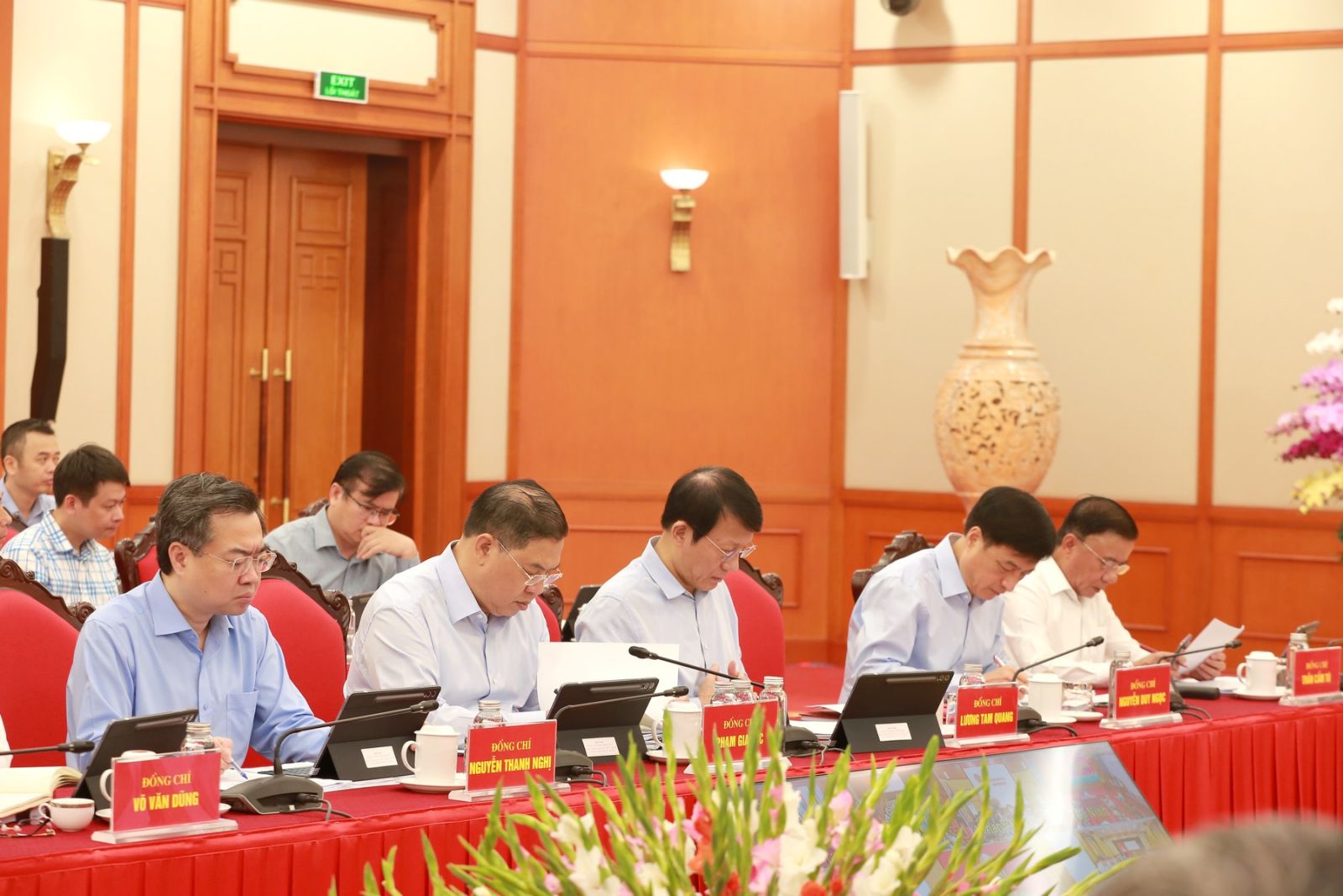 Tổng Bí thư chủ trì Phiên họp Thường trực Ban Chỉ đạo Trung ương về phát triển khoa học công nghệ, đổi mới sáng tạo và chuyển đổi số - Ảnh 4.