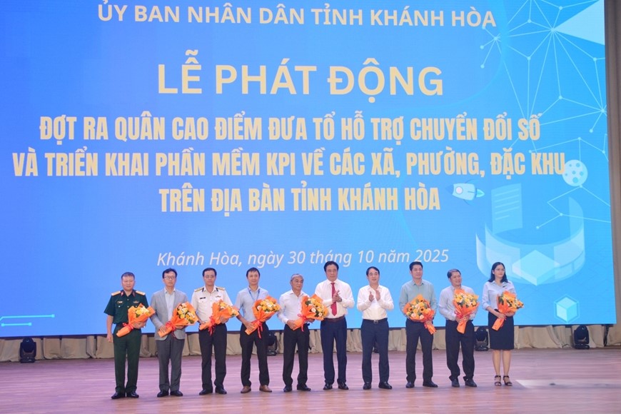 Khánh Hòa đẩy mạnh đổi mới sáng tạo và chuyển đổi số- Ảnh 2.