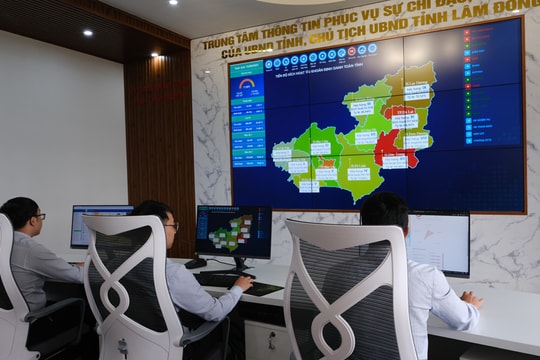 Ðưa công nghệ số đến với bà con vùng khó - Ảnh 1.