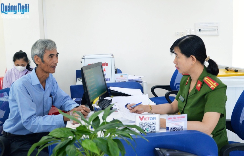 Tập trung nguồn lực khắc phục điểm nghẽn của dịch vụ công trực tuyến- Ảnh 2. Tập trung nguồn lực khắc phục điểm nghẽn của dịch vụ công trực tuyến- Ảnh 2.