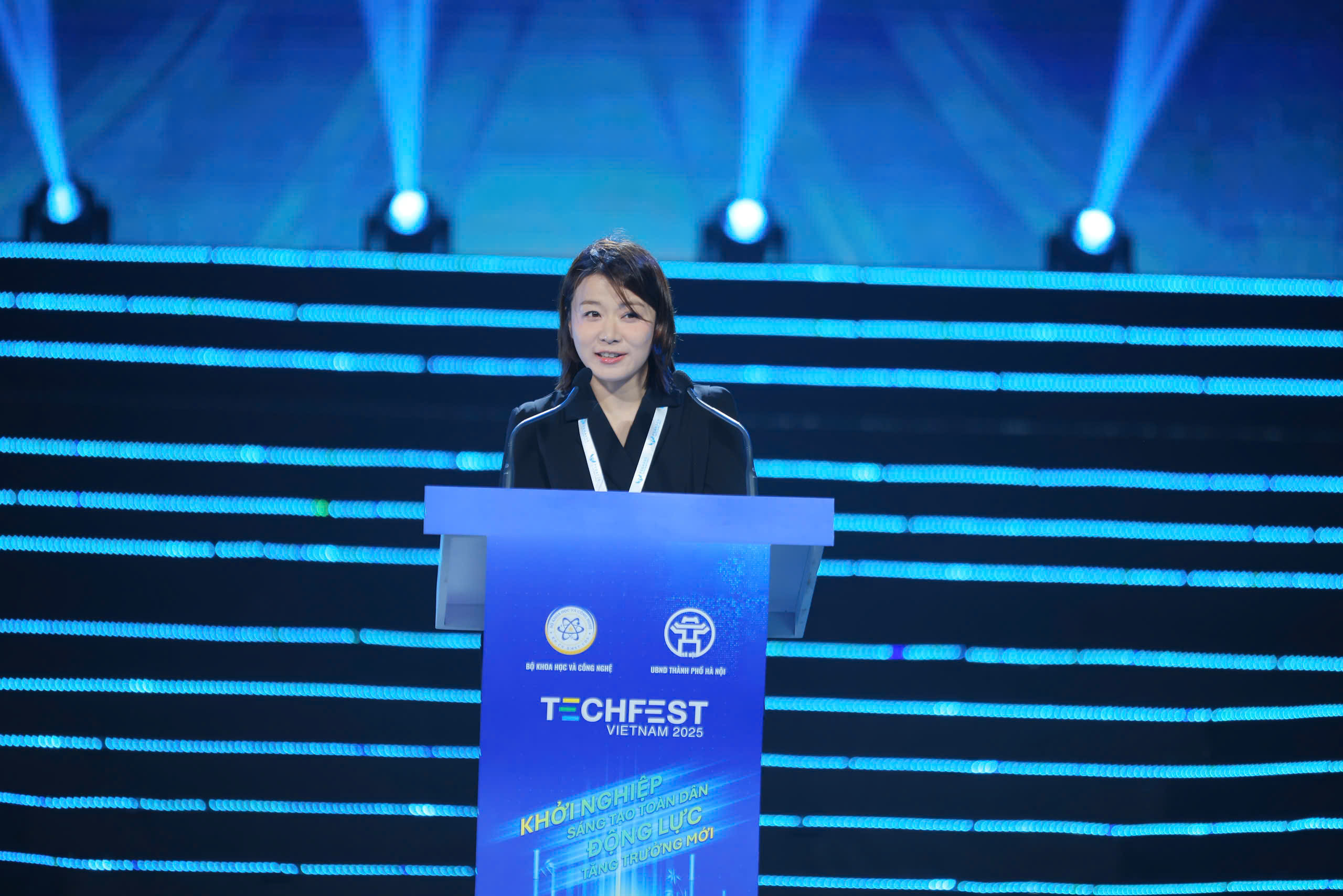 Homenaje al ganador de la Búsqueda Nacional de Talentos en Innovación y Emprendimiento – Foto 2. Vinh danh quán quân tìm kiếm Tài năng khởi nghiệp Đổi mới Sáng tạo Quốc gia- Ảnh 2.