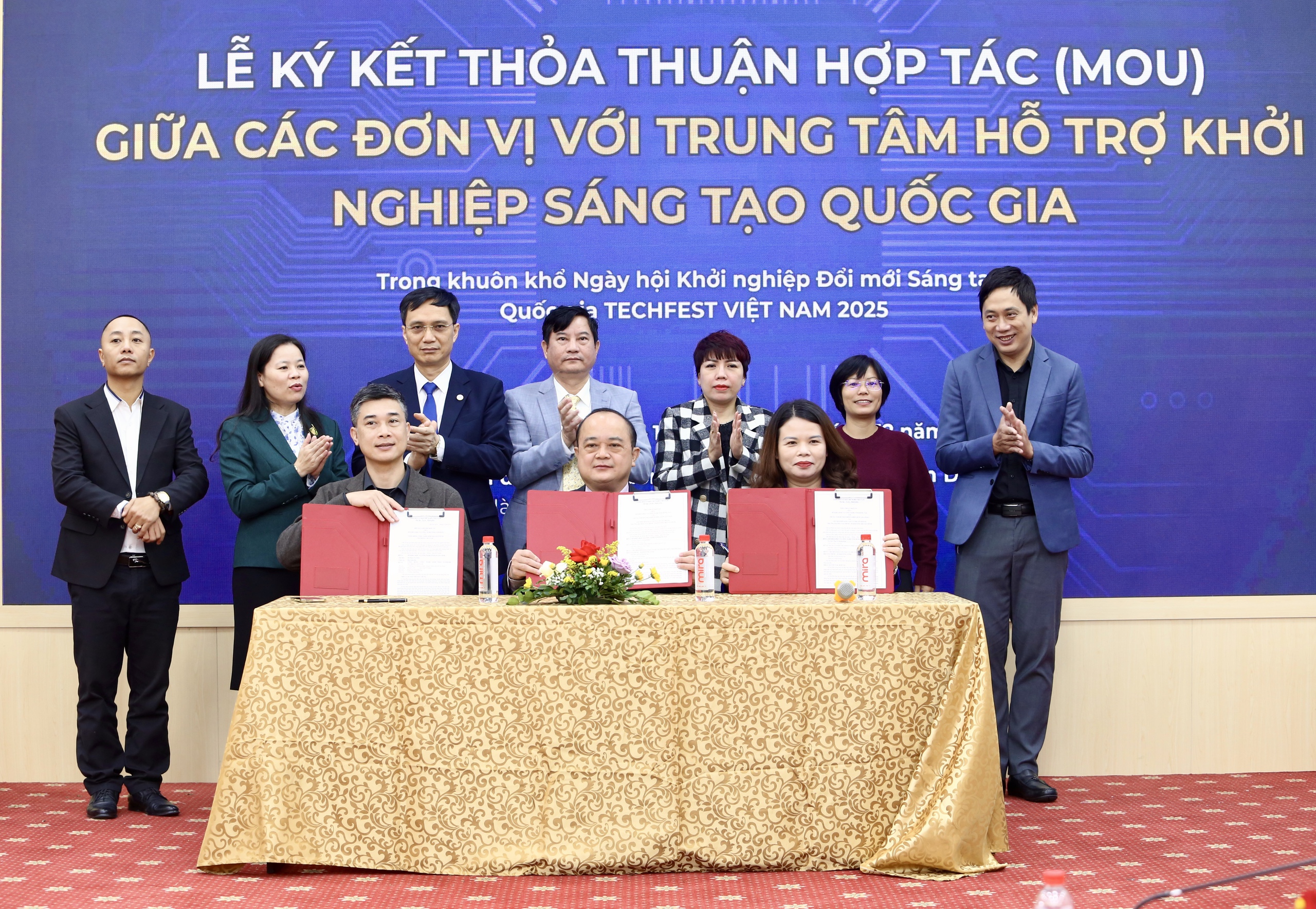 សហគ្រិនភាពប្រកបដោយភាពច្នៃប្រឌិតក្នុងសេដ្ឋកិច្ចបៃតង និងប្រកបដោយចីរភាព - រូបភាពទី 1។ Khởi nghiệp sáng tạo trong kinh tế xanh và bền vững- Ảnh 1.