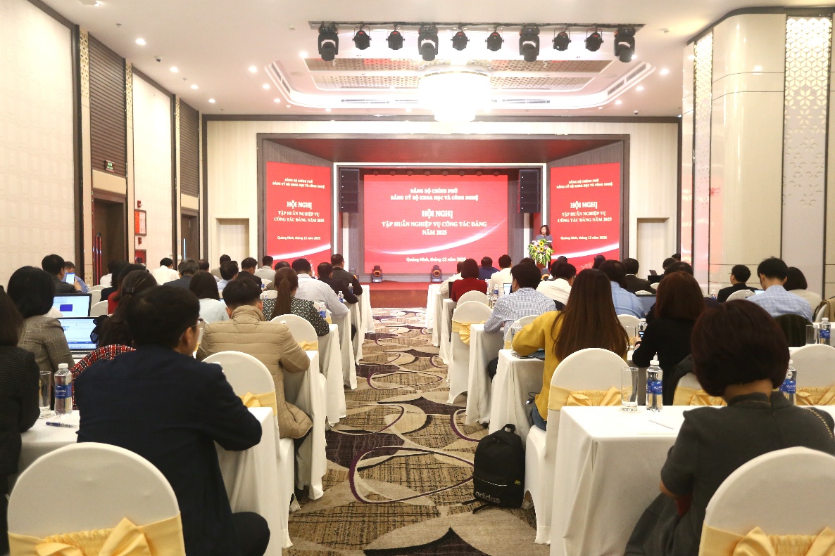 គណៈកម្មាធិការបក្សនៃក្រសួងវិទ្យាសាស្ត្រ និងបច្ចេកវិទ្យា៖ ការច្នៃប្រឌិតថ្មីនៃការអនុវត្តការងាររបស់បក្ស ការបង្កើនតួនាទីនៃការត្រួតពិនិត្យ ការត្រួតពិនិត្យ និងវិន័យ - រូបថតទី ១។ Đảng bộ Bộ KH&CN: Đổi mới nghiệp vụ công tác Đảng, nâng tầm vai trò kiểm tra, giám sát và kỷ luật- Ảnh 1.