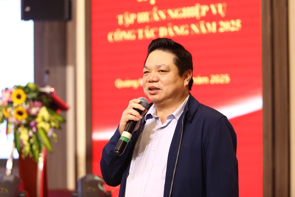 គណៈកម្មាធិការបក្សនៃក្រសួងវិទ្យាសាស្ត្រ និងបច្ចេកវិទ្យា៖ ការច្នៃប្រឌិតថ្មីនៃការអនុវត្តការងាររបស់បក្ស ការបង្កើនតួនាទីនៃការត្រួតពិនិត្យ ការត្រួតពិនិត្យ និងវិន័យ - រូបថតទី ៣។ Đảng bộ Bộ KH&CN: Đổi mới nghiệp vụ công tác Đảng, nâng tầm vai trò kiểm tra, giám sát và kỷ luật- Ảnh 3.