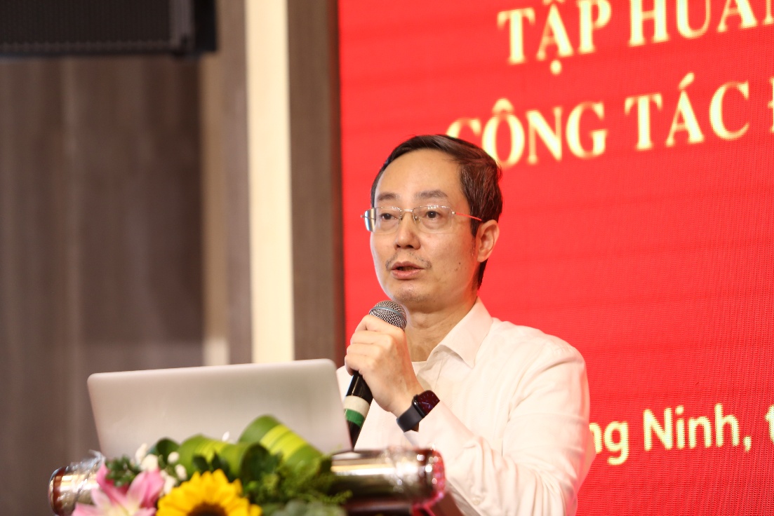 គណៈកម្មាធិការបក្សនៃក្រសួងវិទ្យាសាស្ត្រ និងបច្ចេកវិទ្យា៖ ការច្នៃប្រឌិតថ្មីនៃការអនុវត្តការងាររបស់បក្ស ការបង្កើនតួនាទីនៃការត្រួតពិនិត្យ ការត្រួតពិនិត្យ និងវិន័យ - រូបថតទី៤។ Đảng bộ Bộ KH&CN: Đổi mới nghiệp vụ công tác Đảng, nâng tầm vai trò kiểm tra, giám sát và kỷ luật- Ảnh 4.