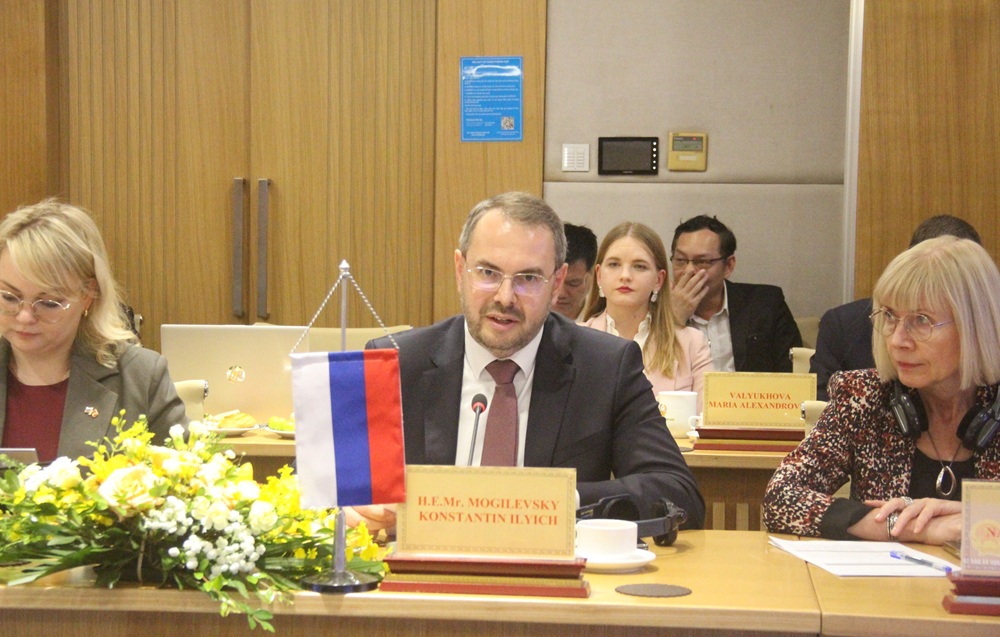 Det sjätte mötet i Vietnam-Rysslands samarbetskommitté för utbildning, vetenskap och teknik - Foto 3. Khóa họp lần thứ 6 Ủy ban hợp tác về giáo dục, khoa học và công nghệ Việt - Nga- Ảnh 3.