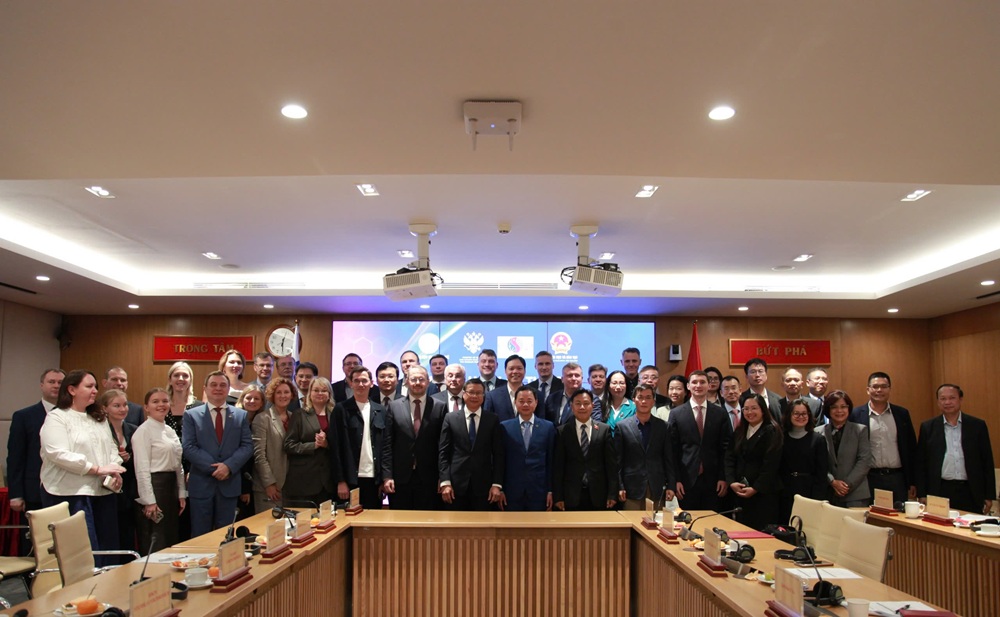 Det sjätte mötet i Vietnam-Rysslands samarbetskommitté för utbildning, vetenskap och teknik - Foto 6. Khóa họp lần thứ 6 Ủy ban hợp tác về giáo dục, khoa học và công nghệ Việt - Nga- Ảnh 6.