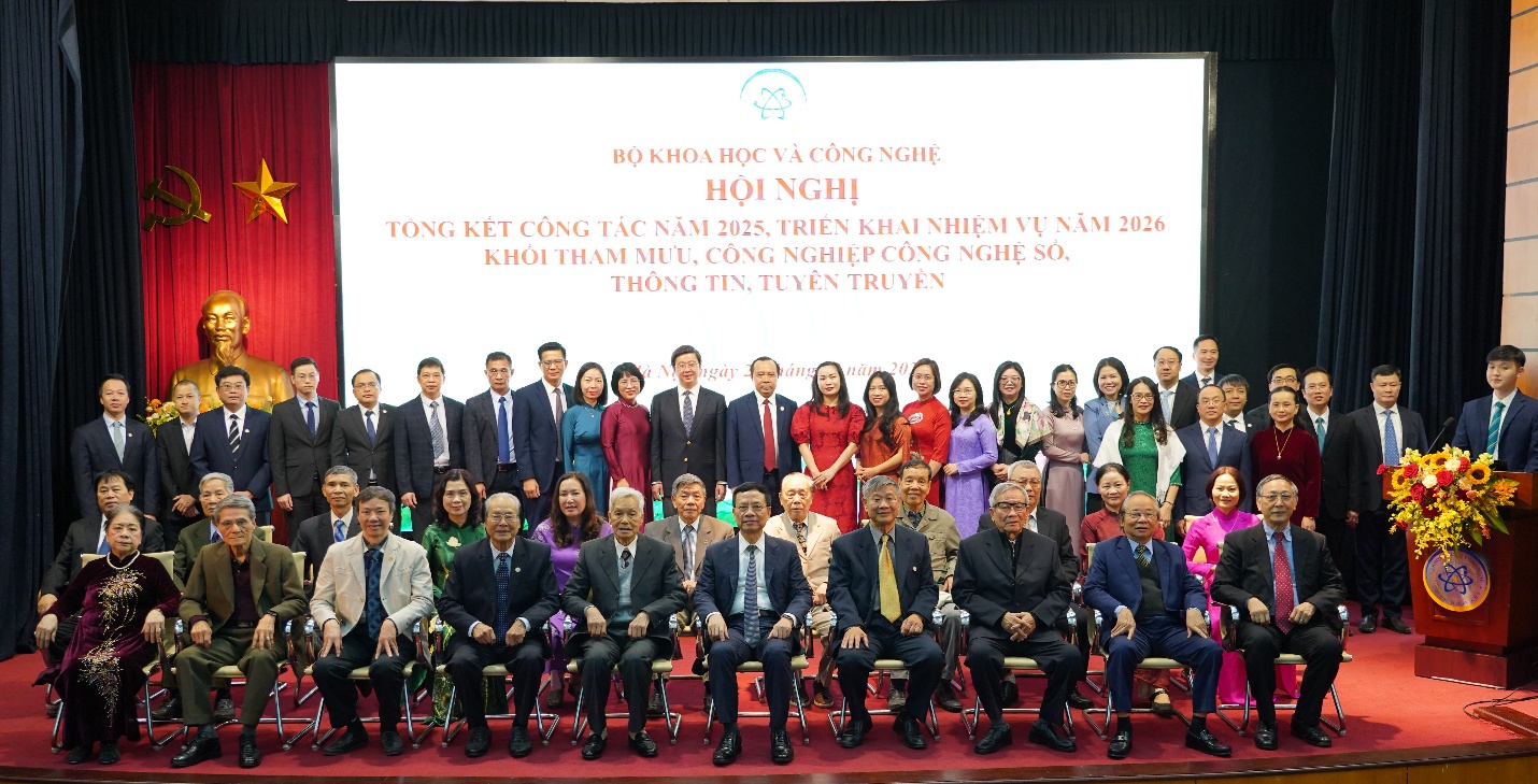 Khối Tham mưu; C&ocirc;ng nghiệp c&ocirc;ng nghệ số; Th&ocirc;ng tin, tuy&ecirc;n truyền: Phải đi đầu l&agrave;m gương, dẫn dắt đổi mới để tạo lan tỏa trong to&agrave;n Bộ KH&CN- Ảnh 5.