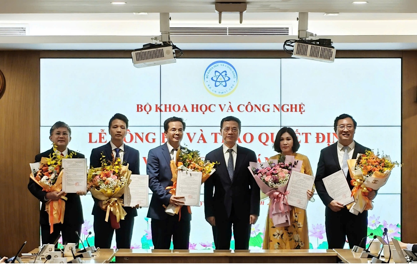 Mở kh&ocirc;ng gian mới để c&aacute;n bộ ph&aacute;t huy tối đa năng lực- Ảnh 1.