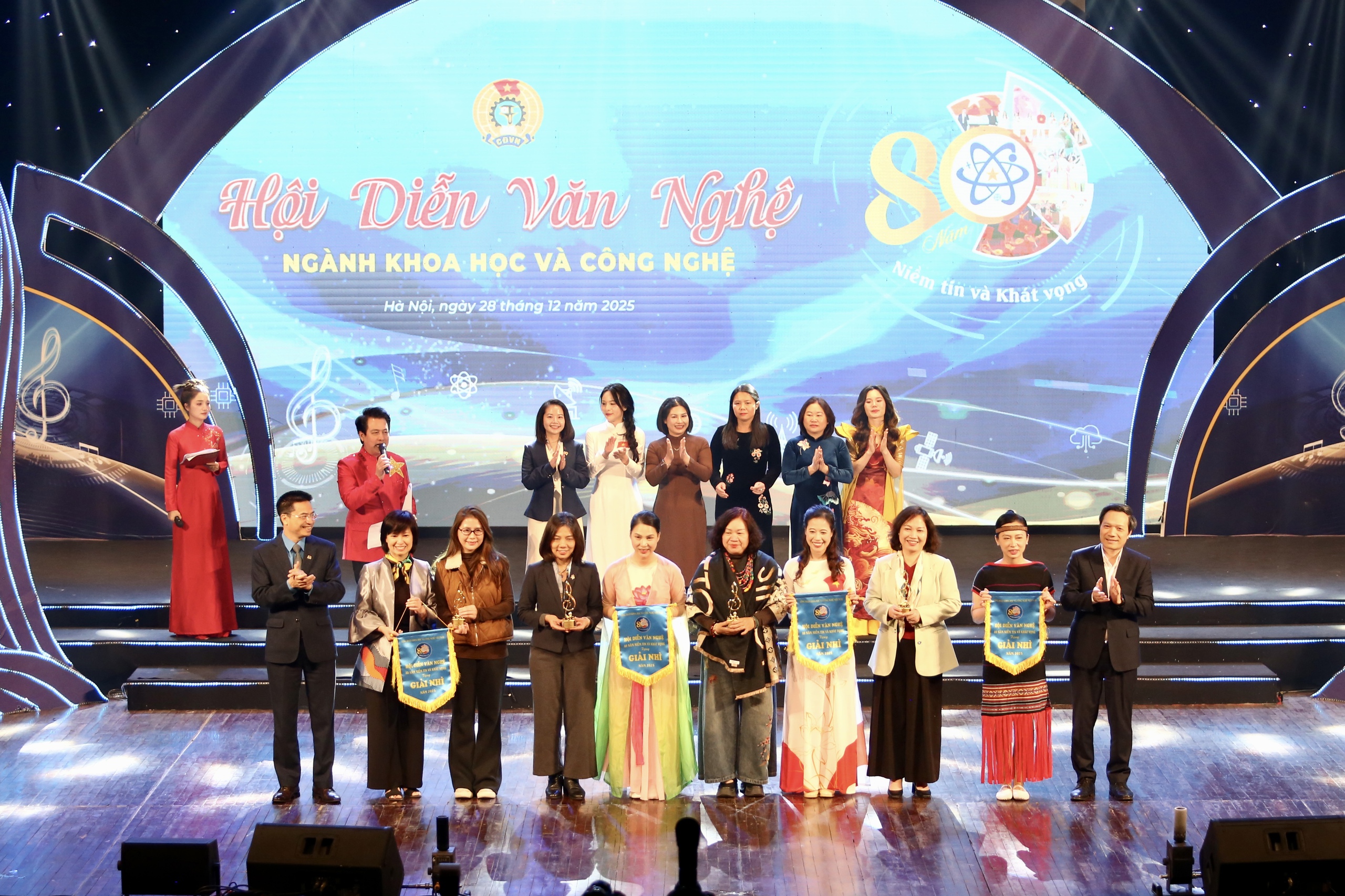 &ldquo;80 năm &ndash; Niềm tin v&agrave; kh&aacute;t vọng&rdquo;: Dấu ấn nghệ thuật của người lao động ng&agrave;nh Khoa học v&agrave; C&ocirc;ng nghệ- Ảnh 8.