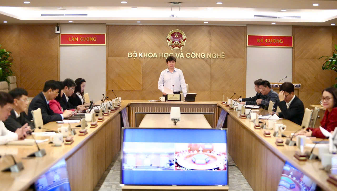 Th&aacute;o gỡ kh&oacute; khăn, vướng mắc, th&uacute;c đẩy ph&aacute;t triển kinh tế - x&atilde; hội tỉnh Quảng Ng&atilde;i- Ảnh 2.