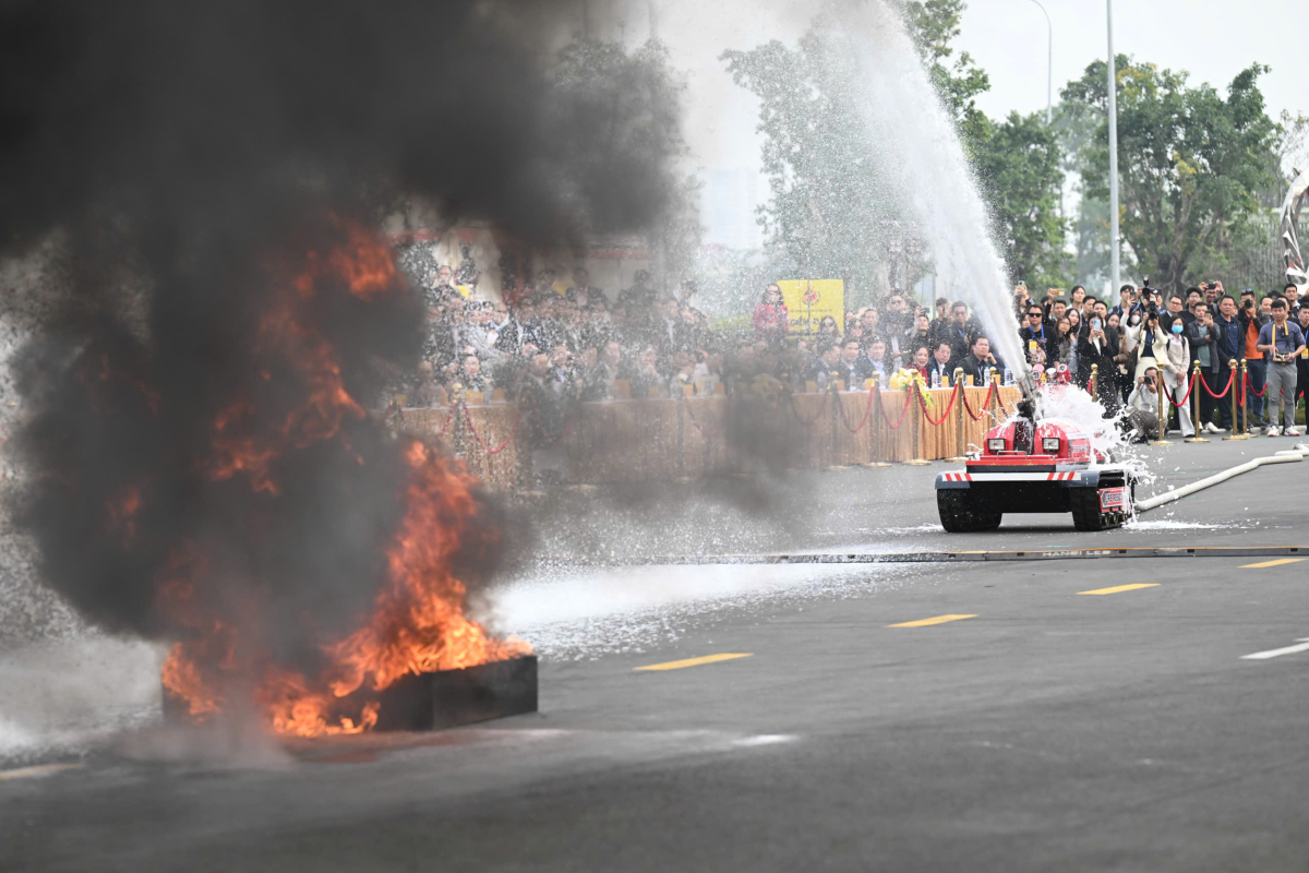 Bộ trưởng Nguyễn Mạnh H&ugrave;ng: &ldquo;S&aacute;ng tạo tại Việt Nam, l&agrave;m ra tại Việt Nam &ndash; để dẫn dắt&rdquo;- Ảnh 1.