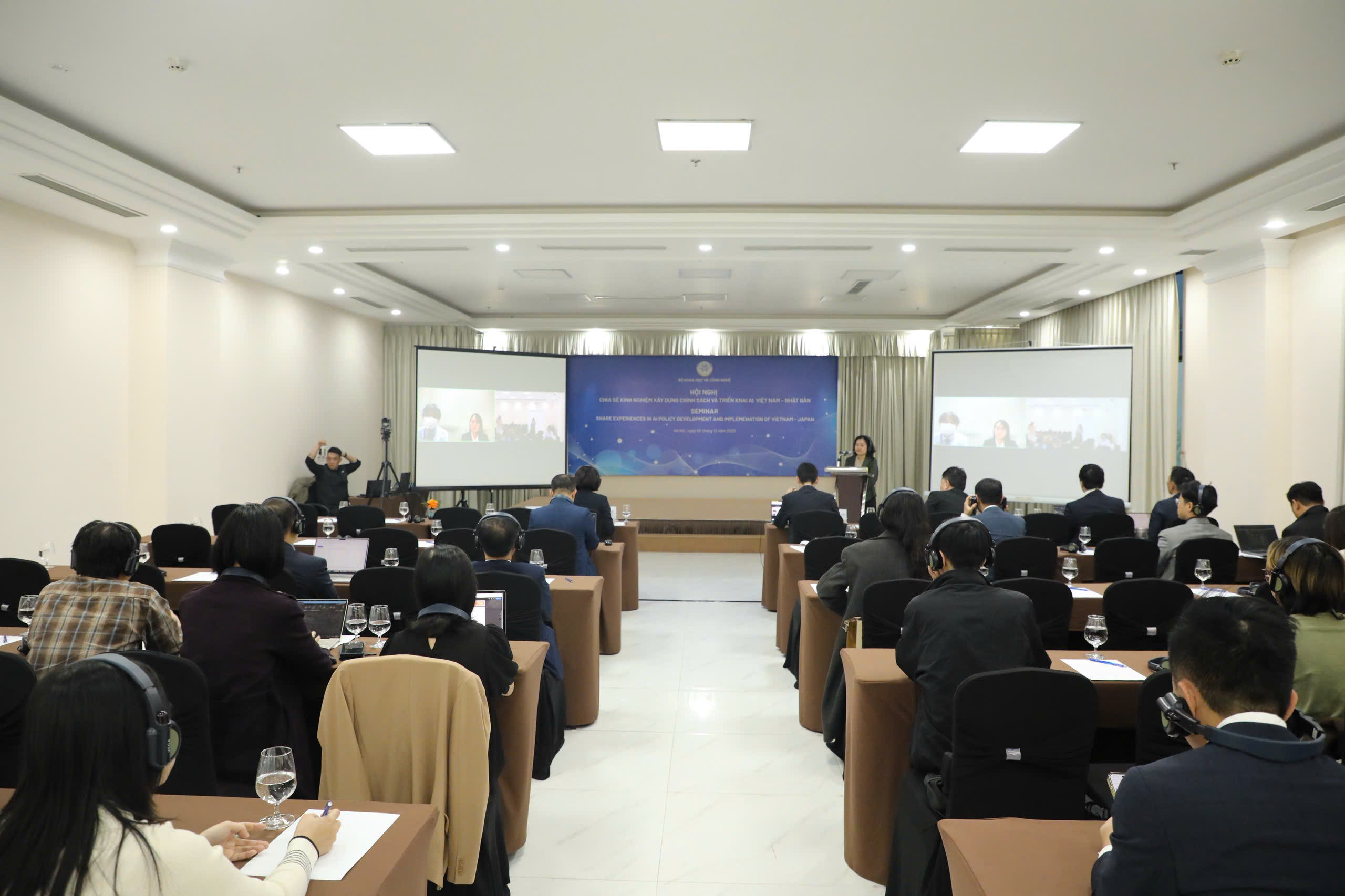 Vietnam - Japan deler erfaringer med å utvikle retningslinjer og implementere trygg og pålitelig AI - Bilde 2. Việt Nam – Nhật Bản chia sẻ kinh nghiệm xây dựng chính sách và triển khai AI an toàn, tin cậy- Ảnh 2.