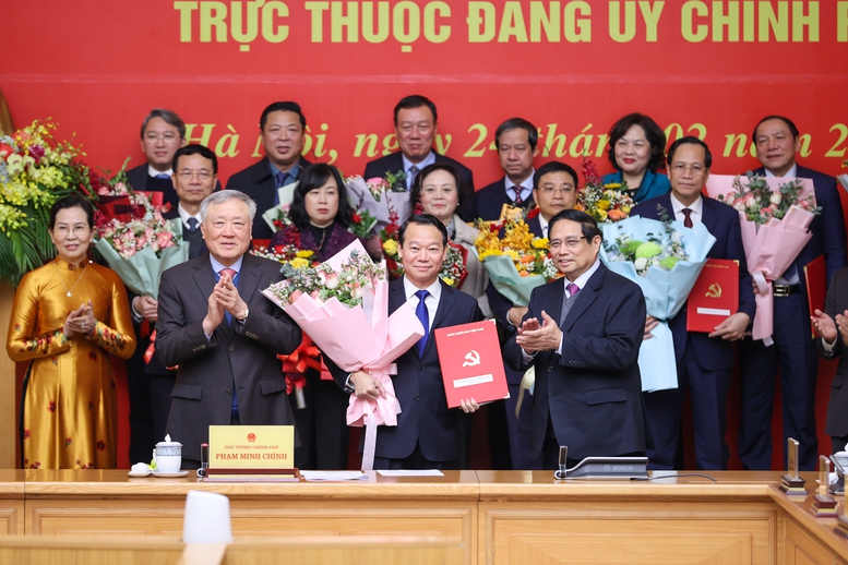 Thủ tướng trao Quyết định thành lập 15 đảng bộ trực thuộc Đảng uỷ Chính phủ  - Ảnh 4.