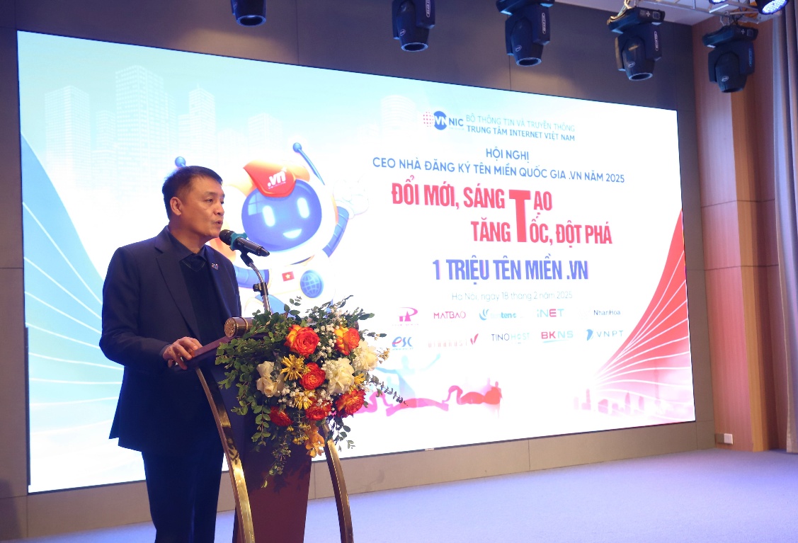 Hội nghị CEO Nhà đăng ký 2025: Đổi mới – Sáng tạo – Tăng tốc – Đột phá, dồn lực về đích 1 triệu tên miền ".vn" - Ảnh 7.