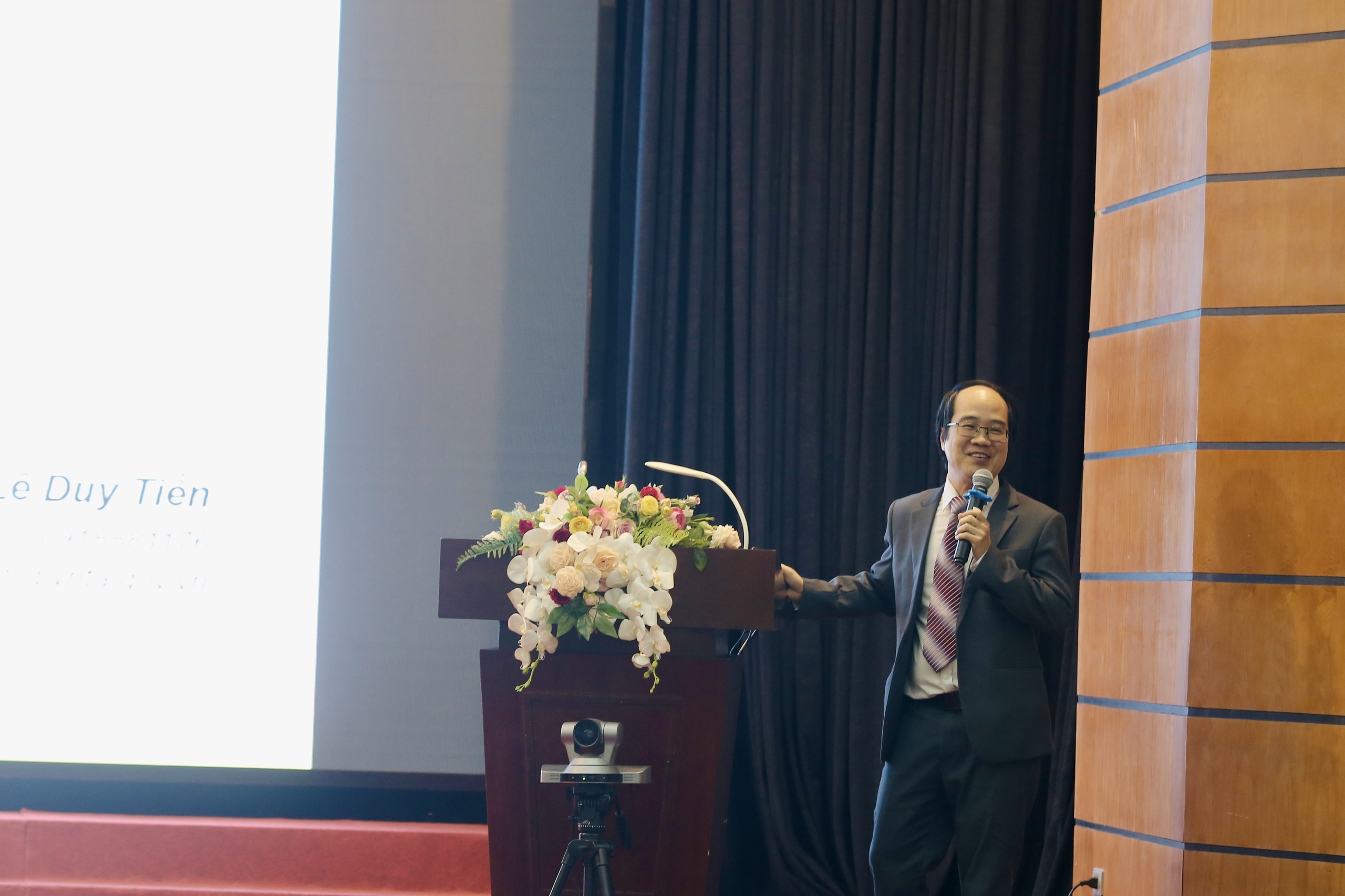 Cán bộ KH&CN học cách sống và làm việc cùng GenAI - Ảnh 3.