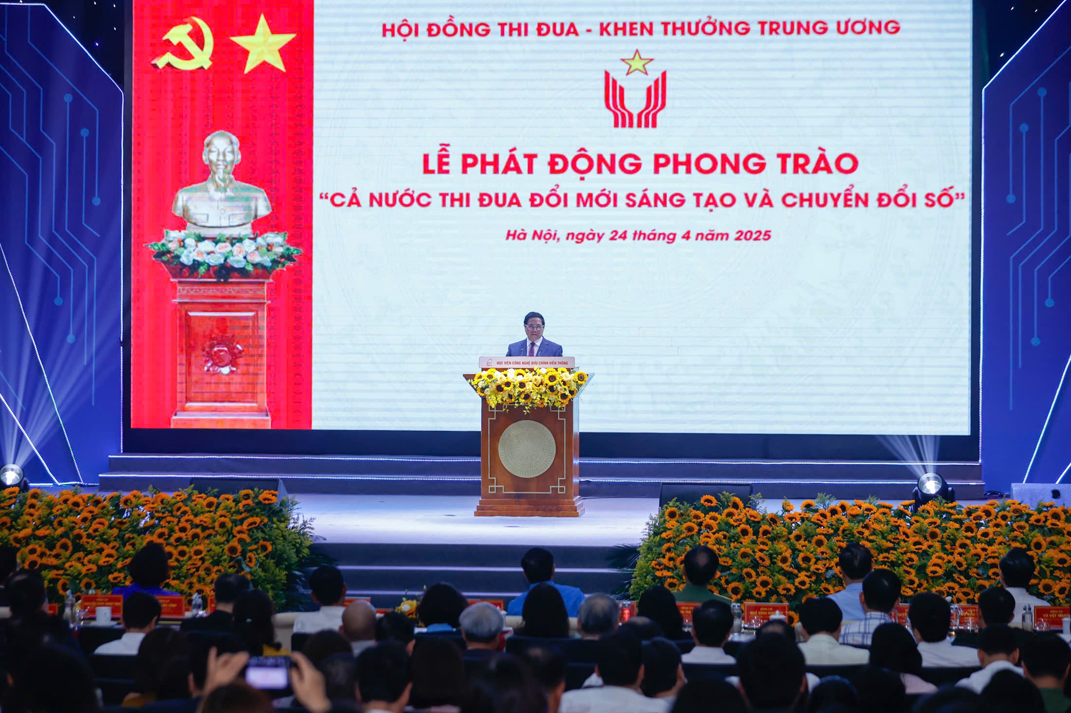 Lễ phát động phong trào “Cả nước thi đua đổi mới sáng tạo và chuyển đổi số”- Ảnh 3. Lễ phát động phong trào “Cả nước thi đua đổi mới sáng tạo và chuyển đổi số”- Ảnh 3.