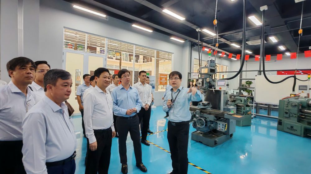 Đoàn công tác của Bộ Khoa học và Công nghệ khảo sát, làm việc tại Bình Dương về phát triển công nghiệp công nghệ số - Ảnh 7.